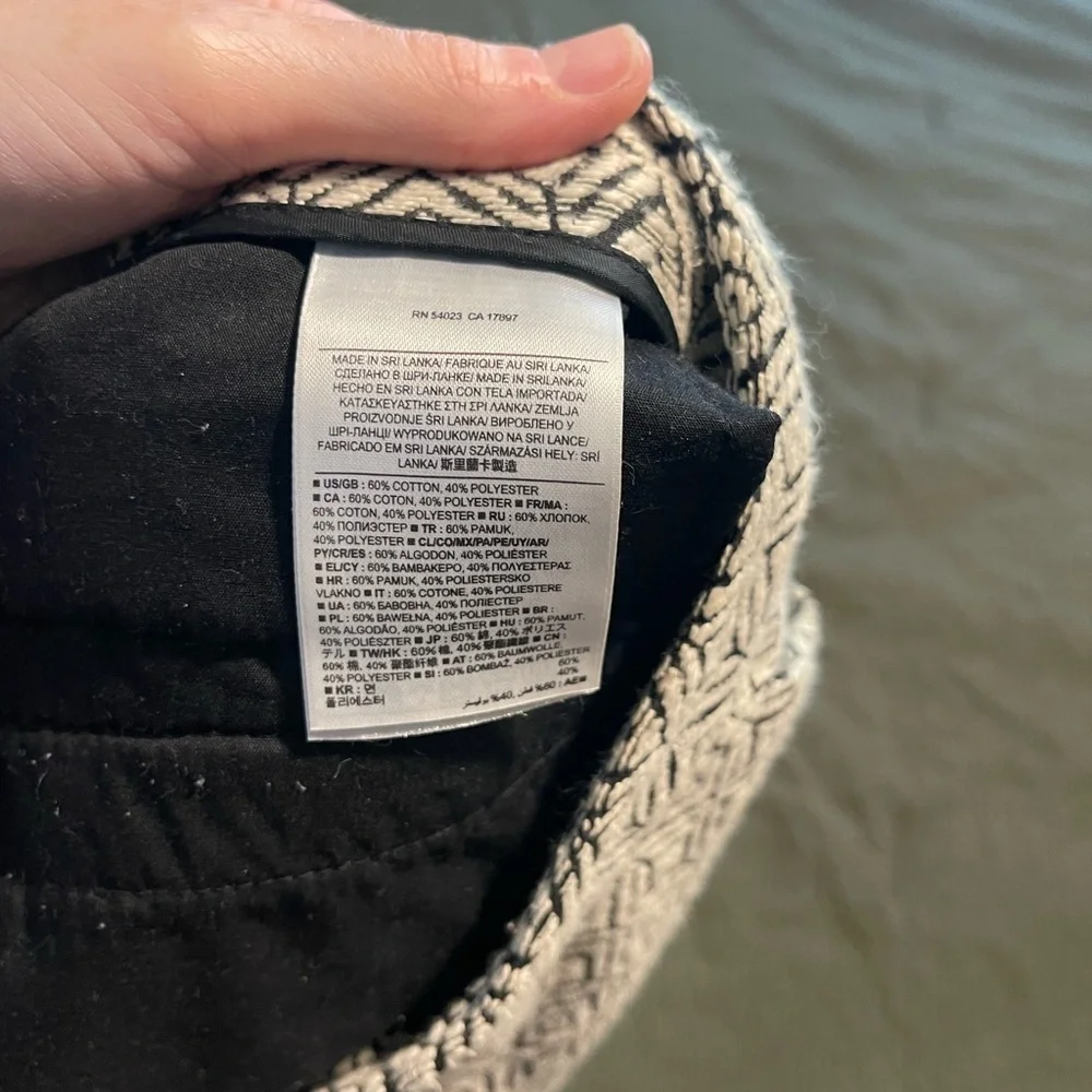 Geometric Black and White Women's Shorts - Picture 5 of 8